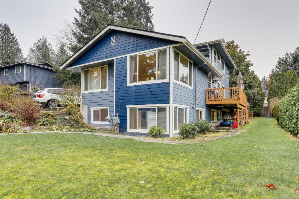 Walk to Beach and Lake Access Cozy Redmond Apt!